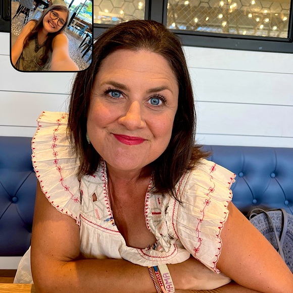 Meet your Posher, Lyn - Picture 1 of 1